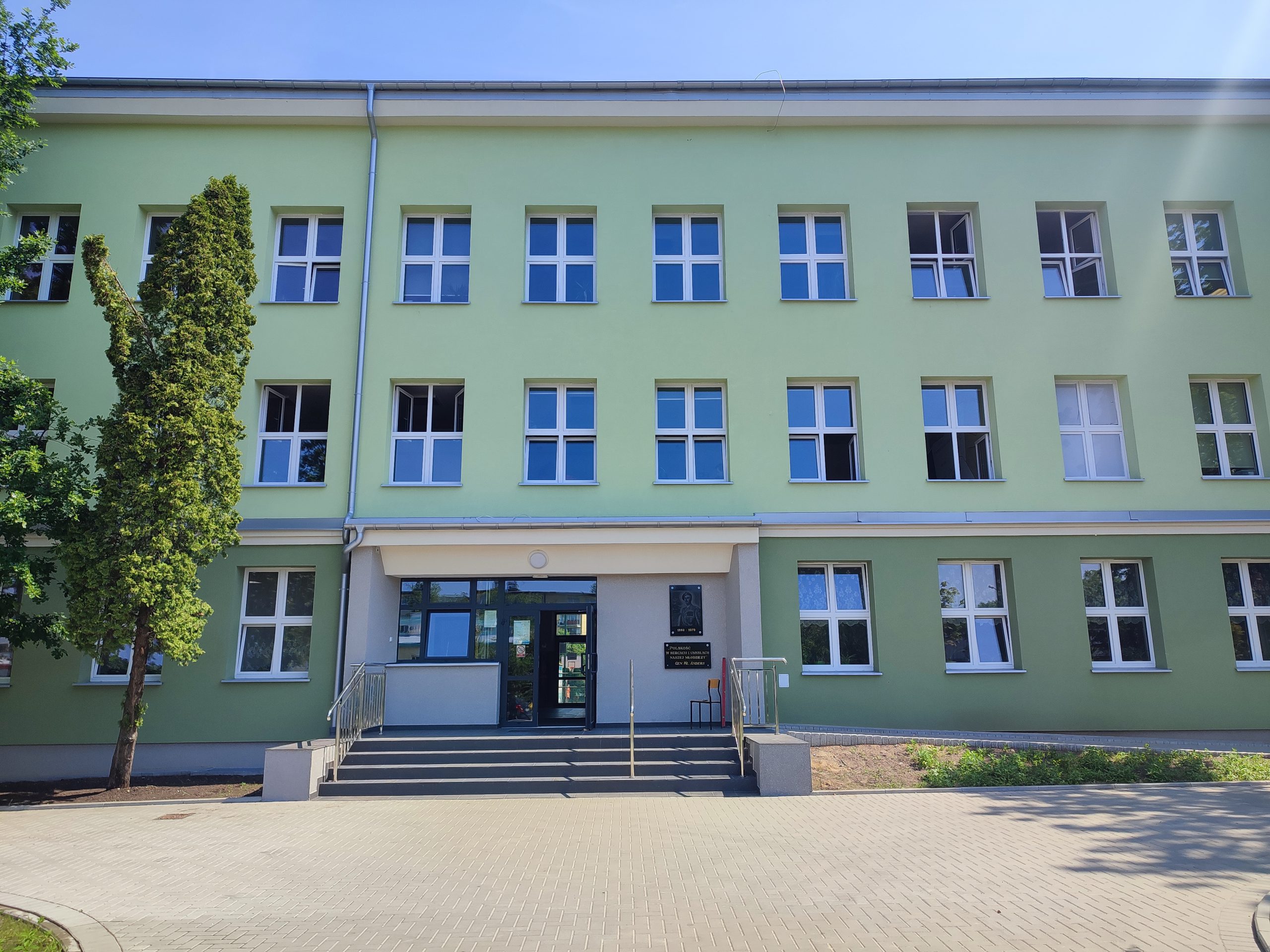 Poprawa efektywności energetycznej Zespołu Szkół Technicznych w Białymstoku
